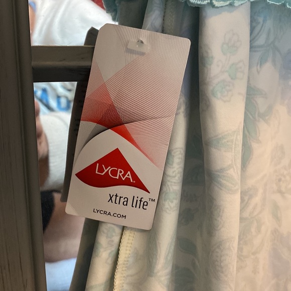 NWT. LANDS END Tankini top. Size 14DDD. Ivory Lotus Flower print. Soft cups. - Picture 5 of 8